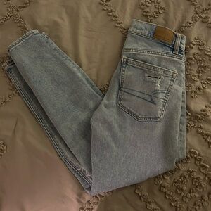 Women's American eagle straight leg ankle jeans